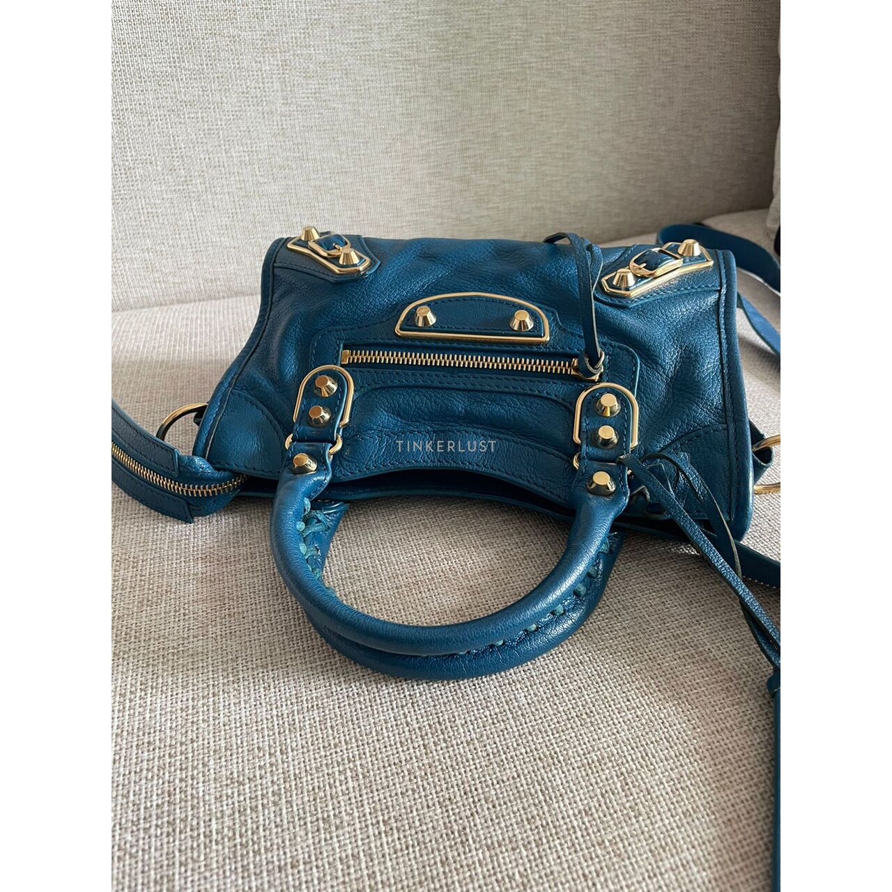 【VIP価格】BALENCIAGA Mini Alligator Shoulder Bag Blue Balenciaga Alligator Skin Mini Shoulder Bag - Elegant
