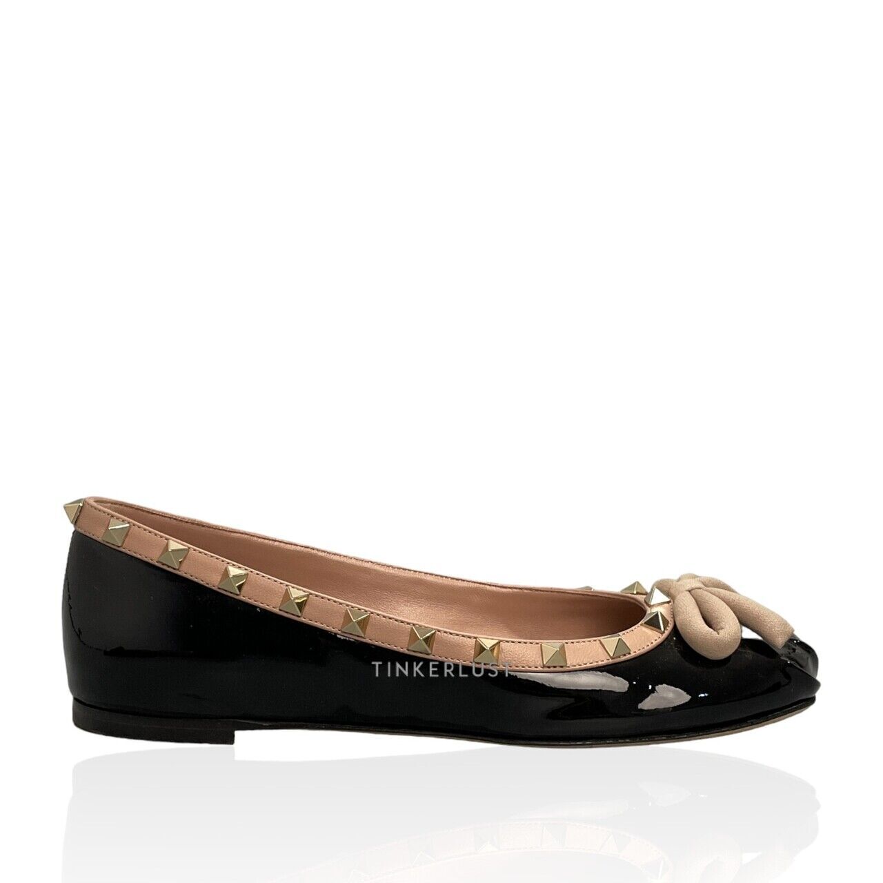 sepatu flats Valentino Garavani Rockstud Patent Leather