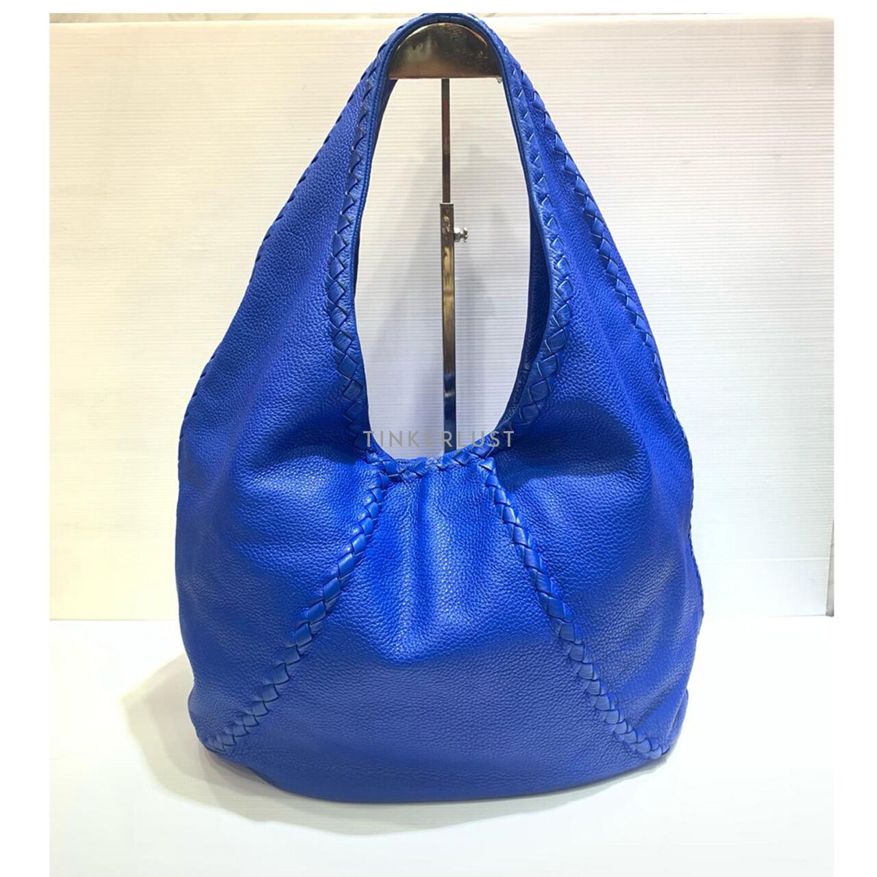 tas shoulder bag Bottega Veneta Cervo Hobo Large Leather Blue Electric Shoulder Bag Tinkerlust