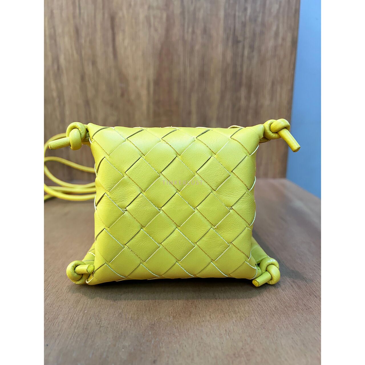 ■BOTTEGA VENETA■ Classic Intrecciato Crossbody Kiwi 651938 BOTTEGA VENETA Paper Calfskin Maxi Intreccio Small Cassette
