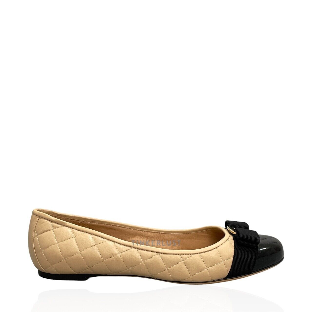 sepatu flats Salvatore Ferragamo Varina Quilted Nude Leather GHW Flats Tinkerlust