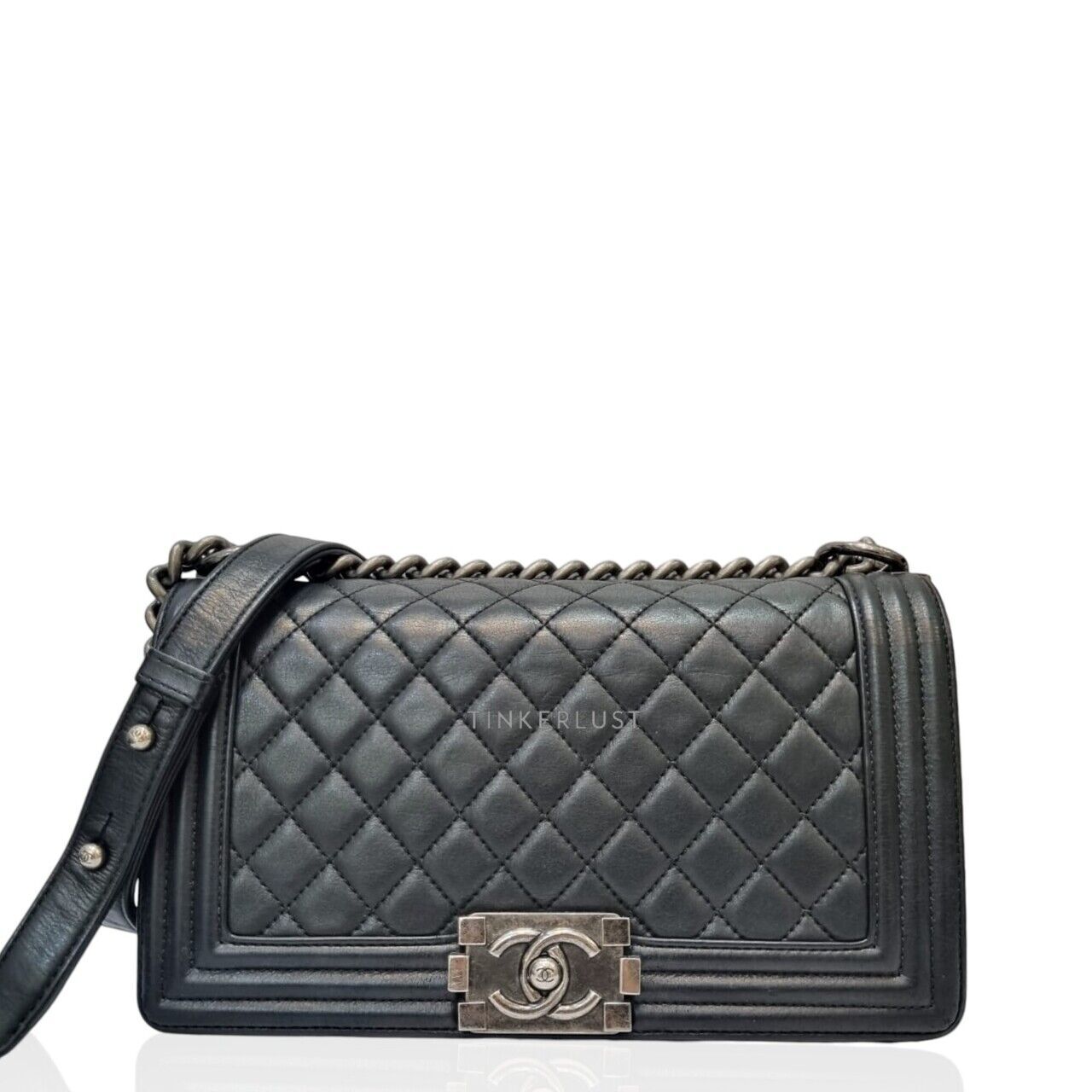 tas sling bag Chanel Boy Med Black Lambskin RHW Broken Holo 19 Sling Bag Tinkerlust