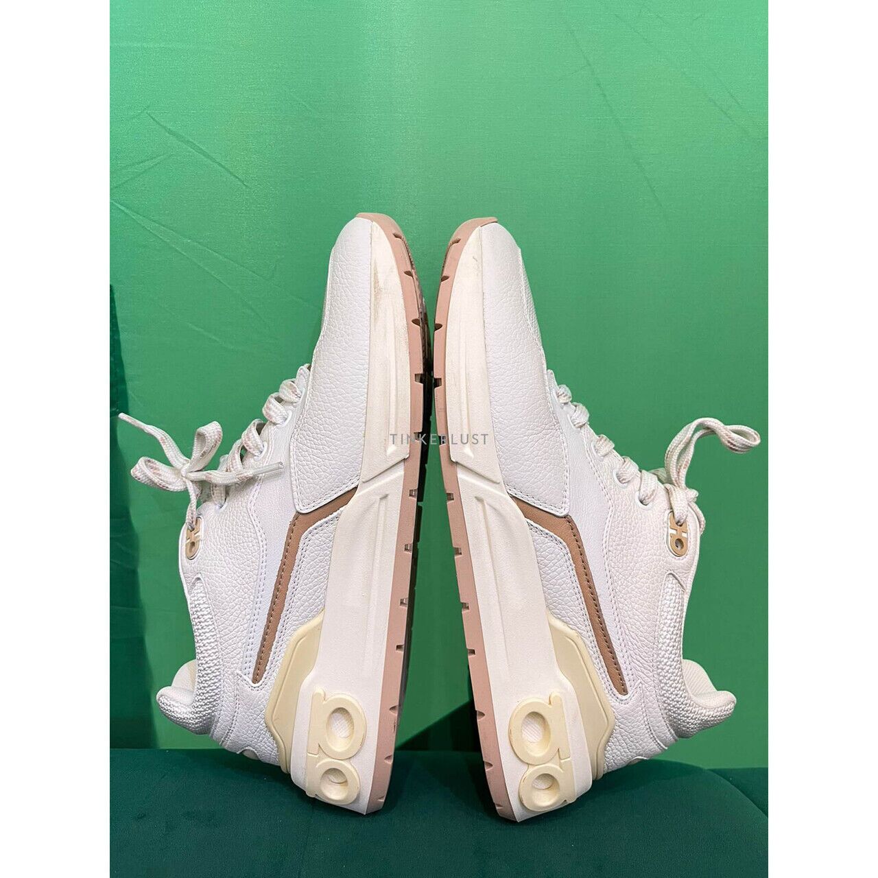 スニーカー SALVATORE FERRAGAMO IVORY LEATHER SNEAKERS Salvatore Ferragamo Sneakers for Women - Poshmark