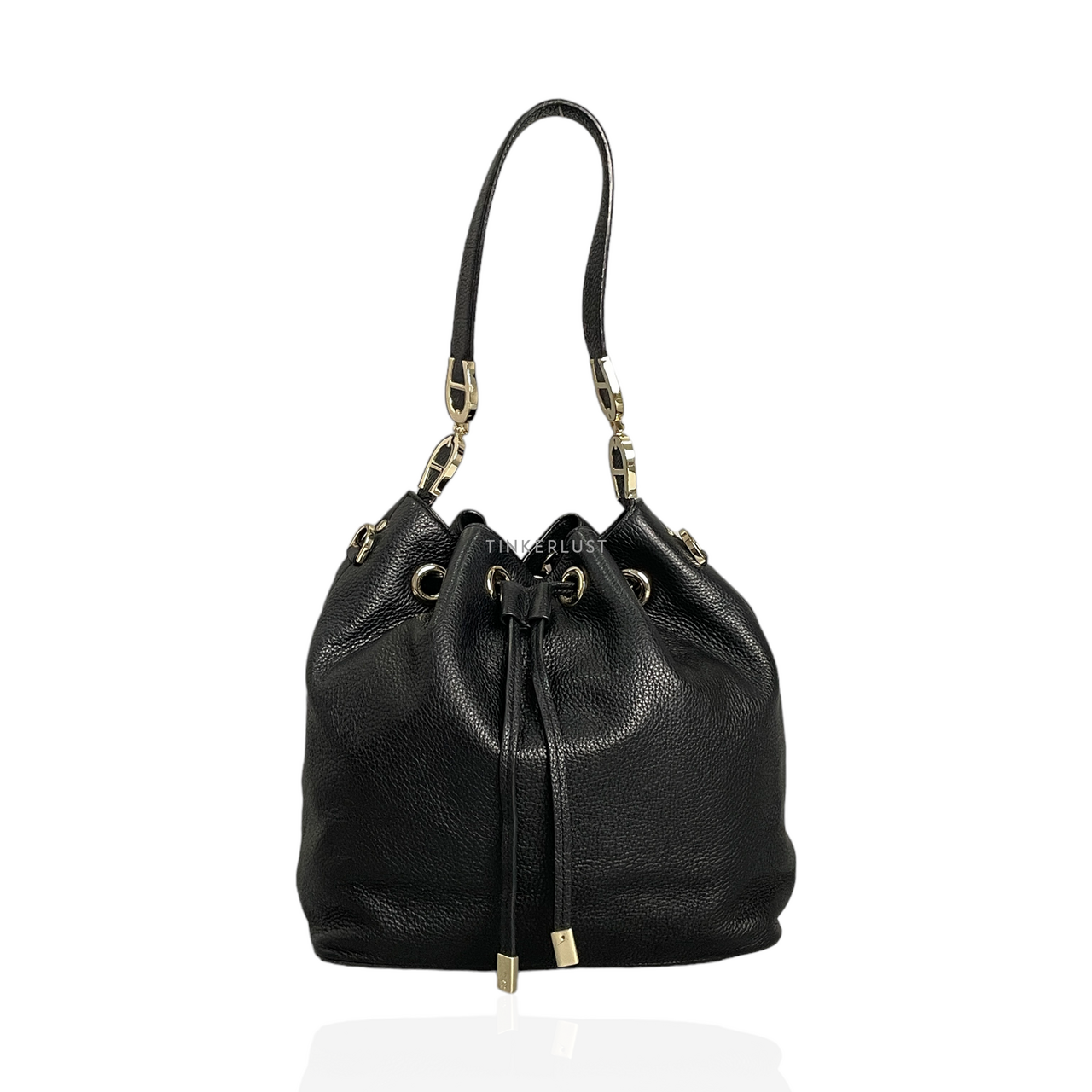 tas shoulder bag Aigner Black Leather GHW Bucket Bag Tinkerlust