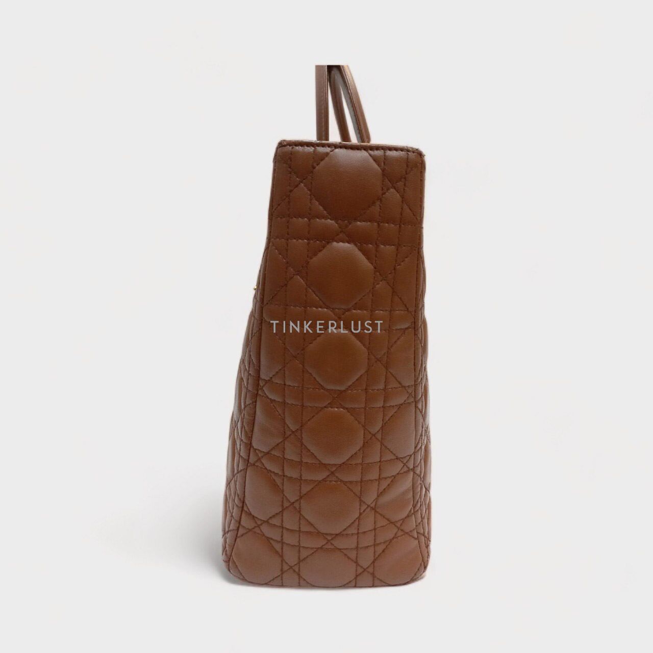 【送料&関税込】ChloAC Caramel Leather Medium Deia Handbag PhotoRoom_027_20220526_165937_