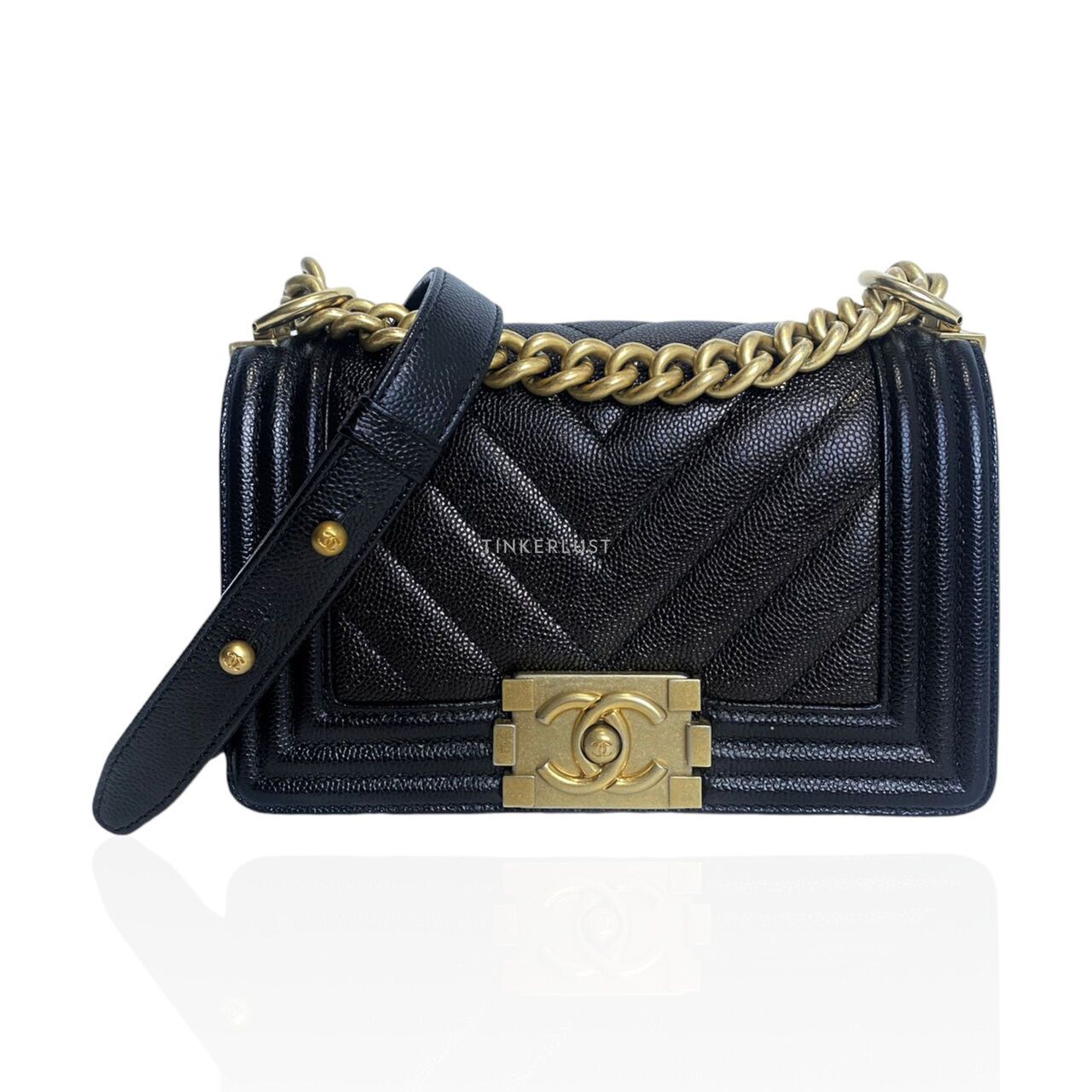 Chanel boy bag black chevron sale