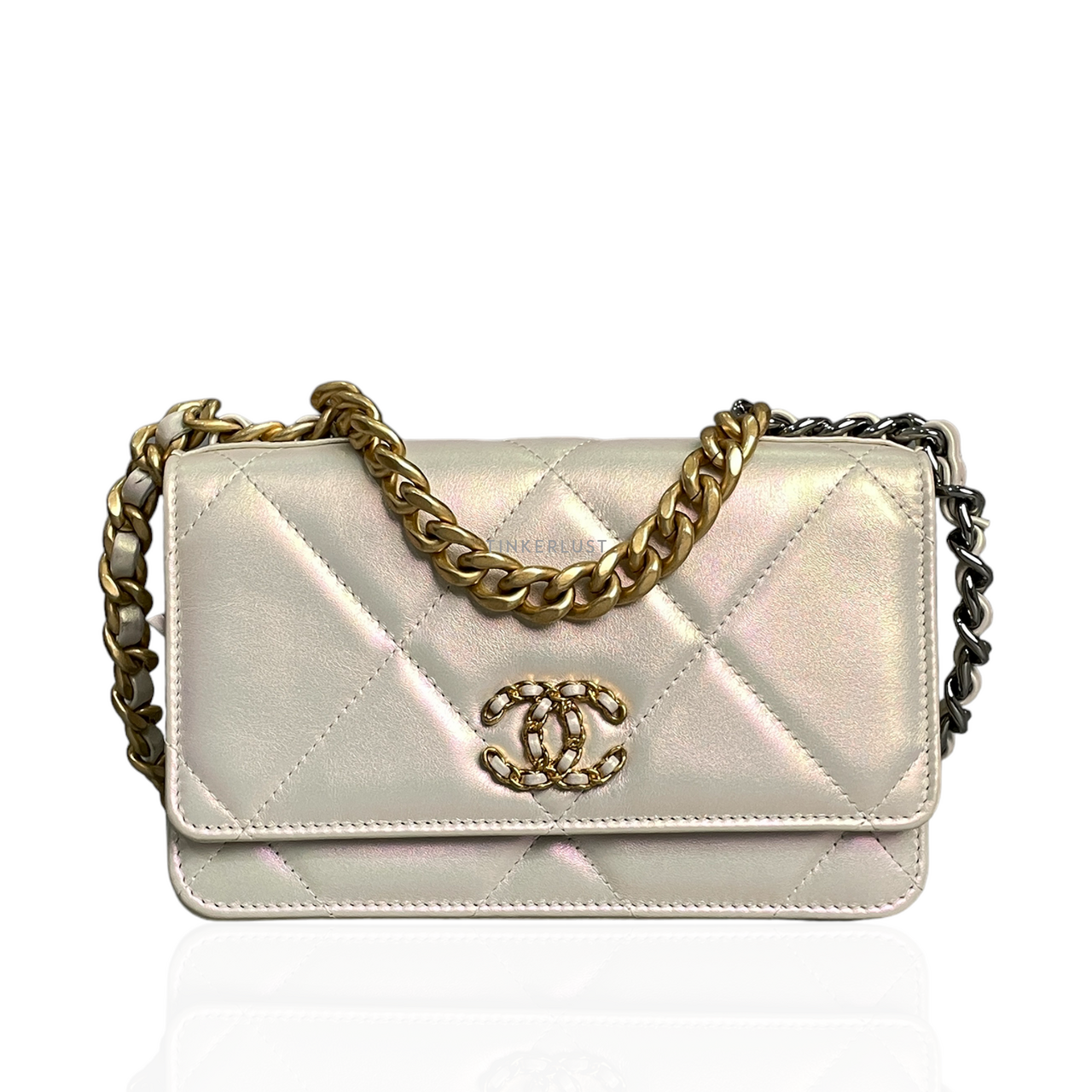 tas shoulder bag Chanel 19 Quilted Iridescent Calfskin Wallet on