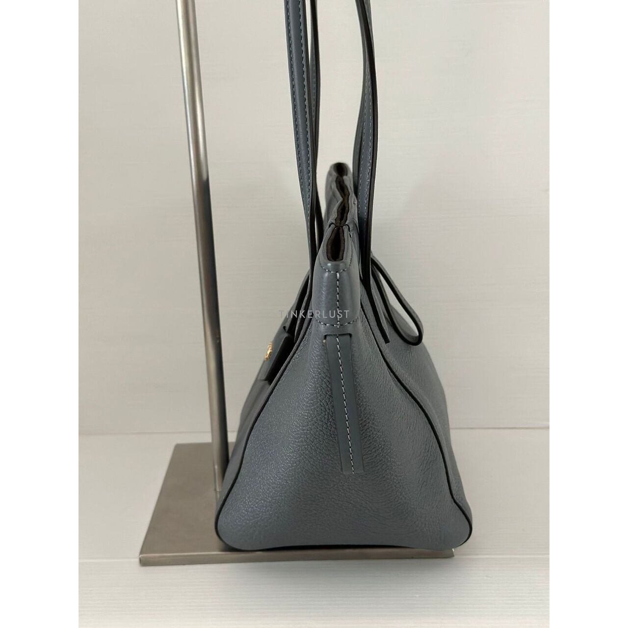 ●FENDI● Medium Fendi Origami Shoulder Bag Gray 8BH414APZAF Fendi Origami Medium Leather Gray | Fendi